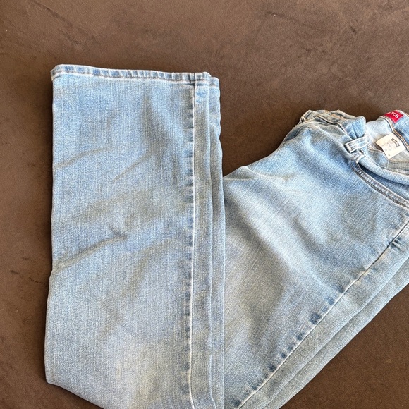 Levi's Denim - Levi's Women's Light Blue Straight Leg Jeans